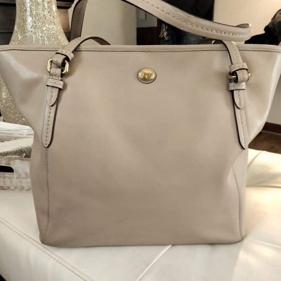 Coach Handbags - Coach bag